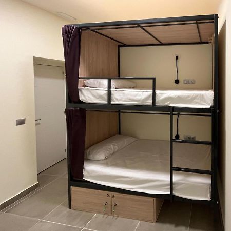 Multi Hostel Calvario Мадрид Екстер'єр фото