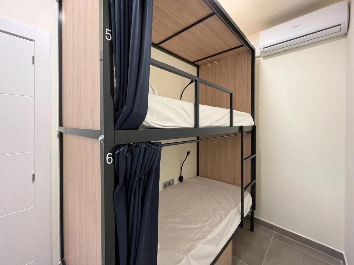 Multi Hostel Calvario Мадрид Екстер'єр фото